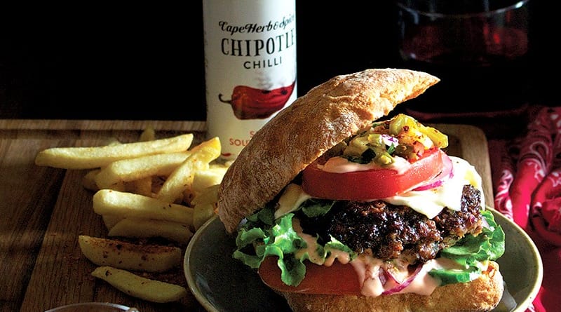 Chipotle Cowboy Burger mit Ananas-Jalapeno Salsa